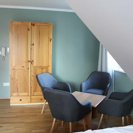 Apalucha49 - 12 Osob Pensión