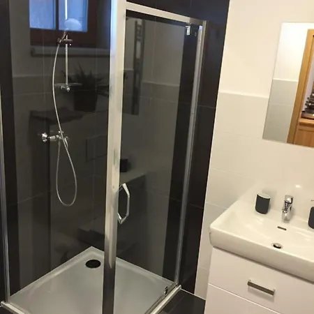 Apalucha49 - 12 Osob Pensión 4*